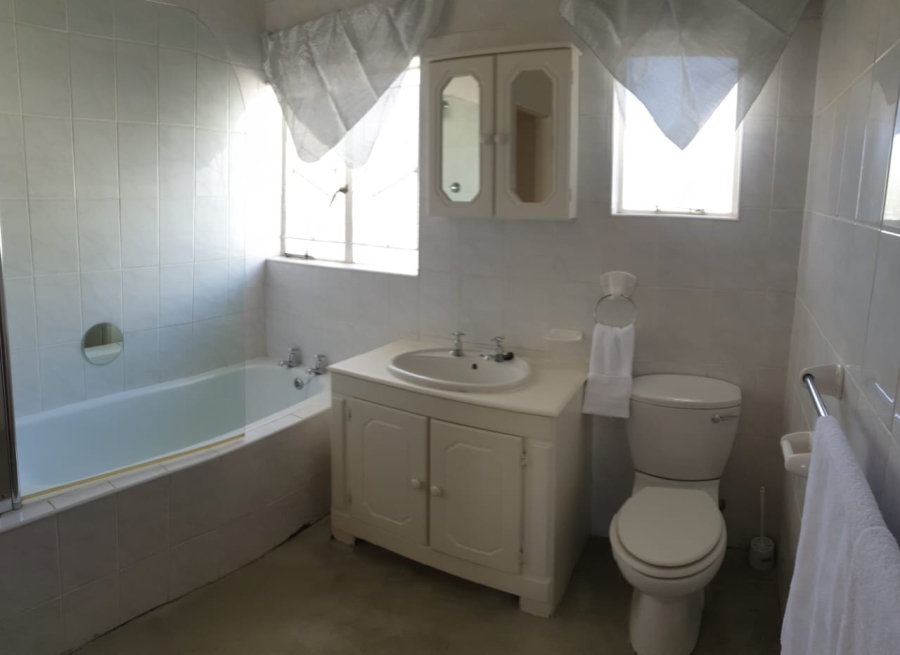 To Let 5 Bedroom Property for Rent in Dan Pienaar Free State